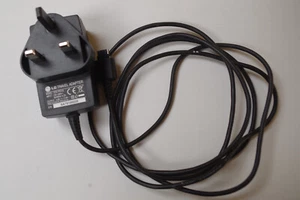 Genuine LG STA-P51US Travel Adapter with UK Plug - Output: 4.8V - 0.9A - Picture 1 of 7