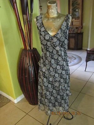 VERY CLASSY!!Navy and White dress,believe Sz.M?? - Image 1 of 4