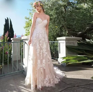 Abiti da sposa fantasia Sweetheart pieghe tulle cerniera senza maniche pizzo applicazioni - Foto 1 di 10