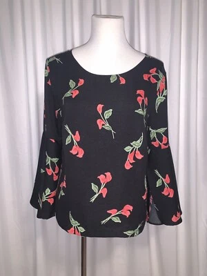Blusa romántica Carmen Marc Valvo negra y roja floral manga campana talla M Foto 1 de 4