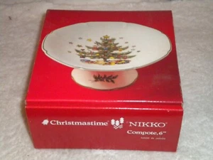 "Árbol de Navidad con pedestal de 6"" con regalos NIKKO Christmastime Compote" - Imagen 1 de 4
