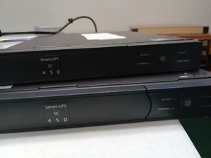 APC SC450RMI1U Smart UPS SC450, 120V, 50-60Hz, 1.25-2.5A, TESTED - Afbeelding 1 van 4