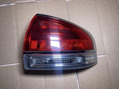 Lâmpada traseira 11-2015 Lincoln MKX passageiro direita destro | Quarto de montagem - Imagem 1 de 4