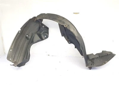 Mazda 2014 3 arco delantero revestimiento lado del conductor derecho 5 puertas hatchback  Foto 1 de 4