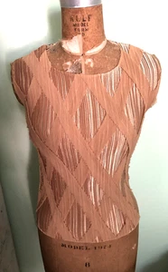 NICOLA DAMEN ÄRMELLOSES TOP GLÄNZEND GOLDFARBEN STRETCHIG GERIPPTER STOFF GRÖSSE PM - Bild 1 von 11