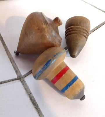 3 Kreisel Antikspielzeug Wurfkreisel? Peitschenkreisel? 5,3 - 7 cm hoch (4) - Bild 1 von 4