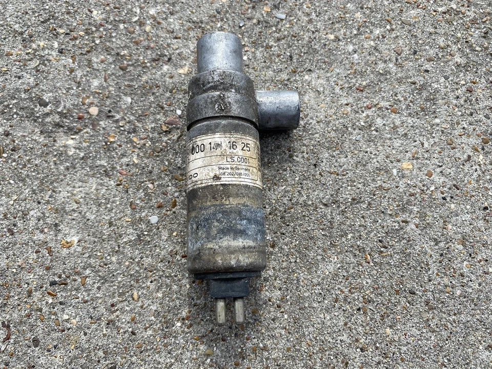 0001411625 ACTUADOR DE VELOCIDAD INACTIVA W126 560SL 560SEC 560SEL 420SEL Foto 1 de 1