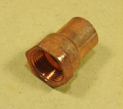 7 Pieces - 3/4" Adapters, 3/4" Fem Solder x 3/4" Fem NPT, Sweat Solder Fittings - Image 1 of 4