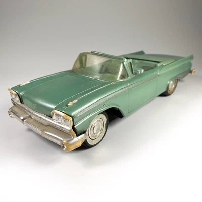 1959 AMT Green FORD FAIRLANE 500 GALAXIE Convertible 1:25 Friction PROMO Car - Image 1 of 4