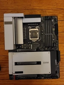 Gigabyte Z590 Vision D Intel LGA 1200 DDR4 ATX Motherboard - Excellent Condition - Photo 1/9