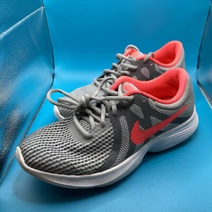 Nike Women’s Sz. 6/Kids 4.5Y Revolution 4 943306-003 Grey Running Shoes Sneakers - Picture 1 of 9