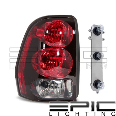 Lámpara trasera izquierda del lado del conductor con tablero y bombillas para Chevy Trailblazer 2002-2009 Foto 1 de 2