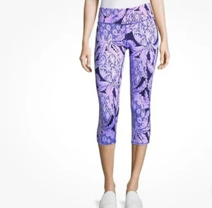 Lilly Pulitzer Size Small Weekender Crop Leggings Beckon Blue Coco Safari Print - Picture 1 of 12
