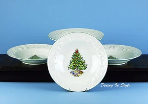 Set of 4 Soup Bowls, Tabletops Unlimited, Christmas Time, MINT & SUPERB! - Picture 1 of 5