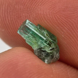 NATURAL EMERALD CRYSTAL GOOD QUALITY FROM MUZO COLOMBIA 1.20 Ct. - Picture 1 of 12