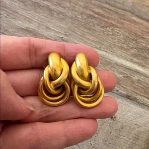 Vintage Ohrringe goldfarben Twist Knoten mit Backings - Bild 1 von 3