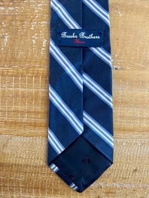 Brooks Brothers Fleece Boy's Navy With Blue & White Stripes 100% Silk Preppy - Image 1 of 4