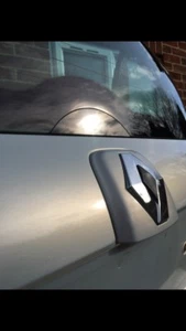 passend für Renault Clio 172 182 16V MK2 GLÄNZEND SCHWARZ ACRYL HINTEN WISCHER WEISS/LÖSCHEN - Bild 1 von 9