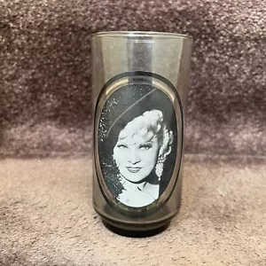 ARBYS Coleccionistas Serie 4 de 6 VIDRIO IM NO ANGEL MAE WEST 1979 Película de Hollywood - Imagen 1 de 7