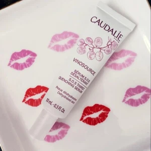 Suero para calmar la sed Caudalie Vinosource S.O.S tamaño de viaje 0,33 oz/10 ml nuevo - Imagen 1 de 3