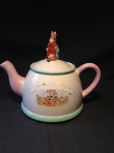Beatrice Potter's Peter Rabbit Teapot Teleflora Gifts 2002 Excellent Condition - Picture 1 of 3