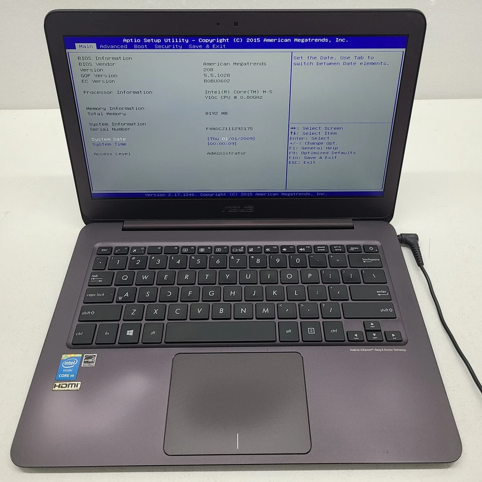 Portátil ASUS ZenBook UX305F 13,3" Intel M-5Y10c 8 GB RAM SIN HD/OS (FL) Foto 1 de 4
