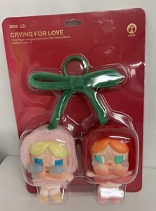 POPMART CRYBABY CRYING FOR LOVE Love You Cherry Much Peluche Figura Ciondolo U36 - Foto 1 di 3