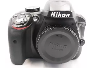 Neuwertige Nikon D D3300 digitale 24,2-MP-Spiegelreflexkamera nur Gehäuse SC1... - Bild 1 von 13