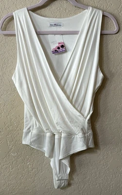 Nuevo con etiquetas Delicado Hooligan Blanco Body Talla L Sin Mangas Forrado Cuello en V Estilo Tanga Foto 1 de 4