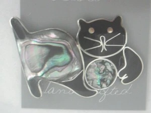 Pin/Brooch Cat/Kitten playful/playing Abalone Shell Alpaca ball new - Picture 1 of 1