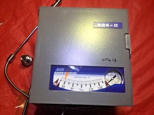 ACCO / EMERSON 5453 Indicating Pneumatic Controller with 624-II Control Unit - Picture 1 of 7