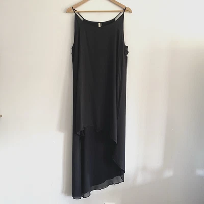 Maxi Vestido Negro Elan Grande Alto Bajo Dobladillo En Capas Clásico Minimalista Vacaciones Foto 1 de 4