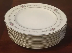 VINTAGE Wyndham Fine China Bread Plates 6.75" VALENCIA Flowers 7-Piece Set JAPAN - Picture 1 of 5