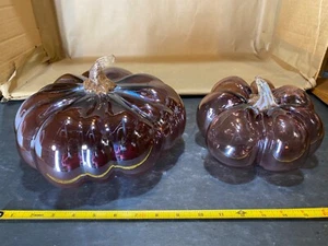 2 irisierende mauve Kürbisse 1 groß und 1 mittelgroß - Bild 1 von 9