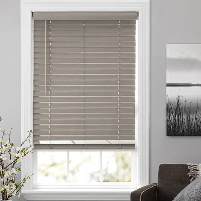 Persianas horizontales inalámbricas de madera sintética de 2" oscurecimiento de habitación decoración gris rústico 30"X64" Foto 1 de 4