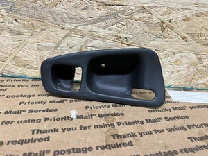 Manija de puerta interior Civic Coupe 92-95 OEM negro pasajero lado derecho 6622 - Imagen 1 de 8