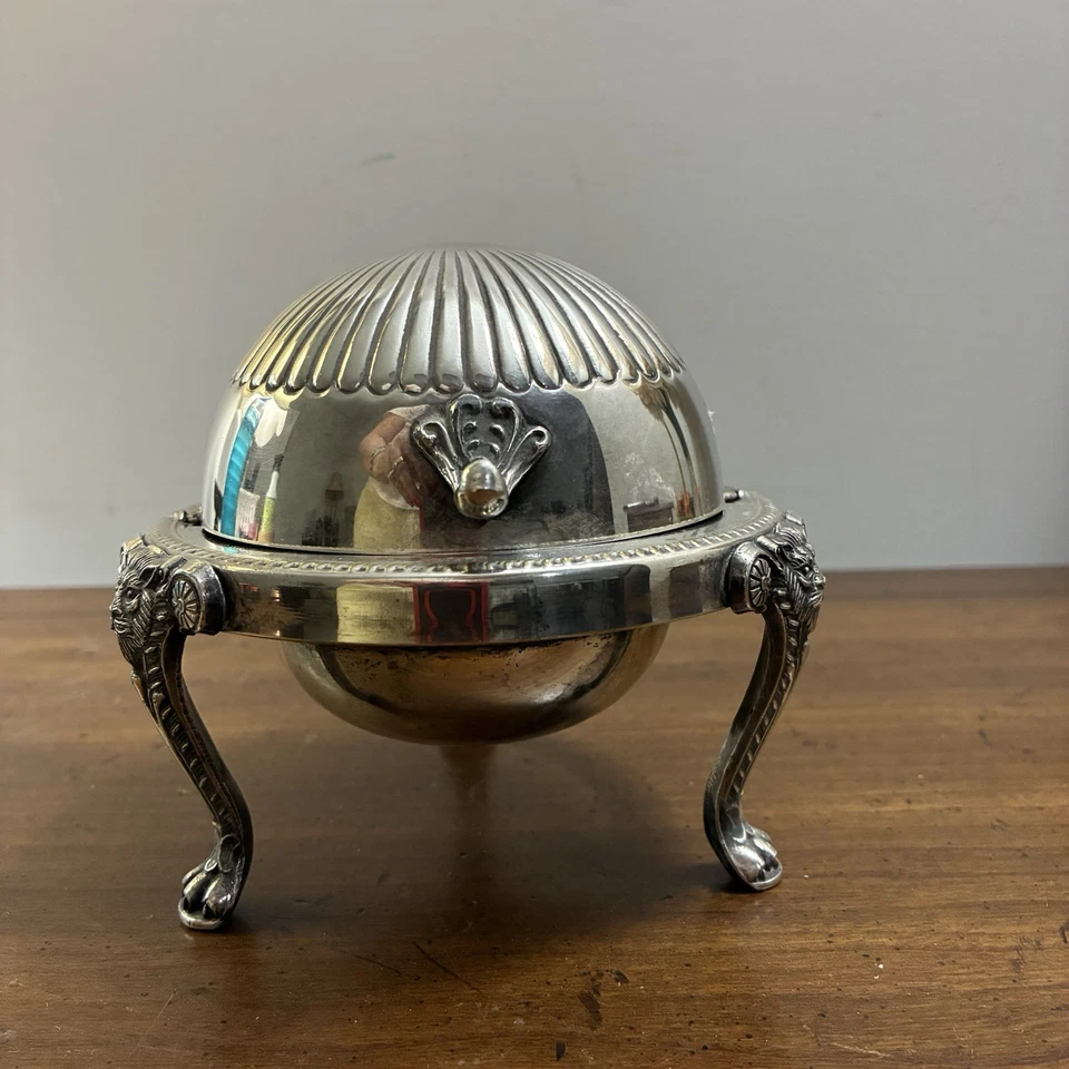 De colección 1883 FB Rogers Silver Co 273 Tapa enrollable Caviar/Mantequilla Plato Servidor Cabeza de León Foto 1 de 4