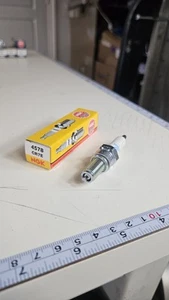 NGK OEM SPARK PLUG | CR7E (4578) | M10 x 1.0 | 19mm Reach | Heat Range 7 - Imagen 1 de 2