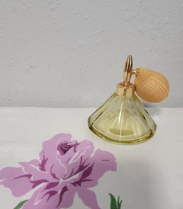 Botella de perfume vintage de cristal pesado? ~ amarillo - topacio, con atomizador - Imagen 1 de 3