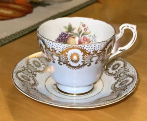 PARAGON BONE CHINA TEA CUP & SAUCER BY APPOINTMENT TO HER MAJESTY THE QUEEN BLUE - Picture 1 of 10