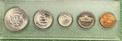 1964-D KENNEDY HALF MINT SET - UNC - IN HOLDER - L@@K AT PICTURES!!!!!  #6705 - Image 1 of 2