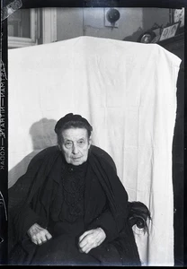 Marianne HAINISCH (Marianne PERGER), founder and leader of the women's movement. - Picture 1 of 5