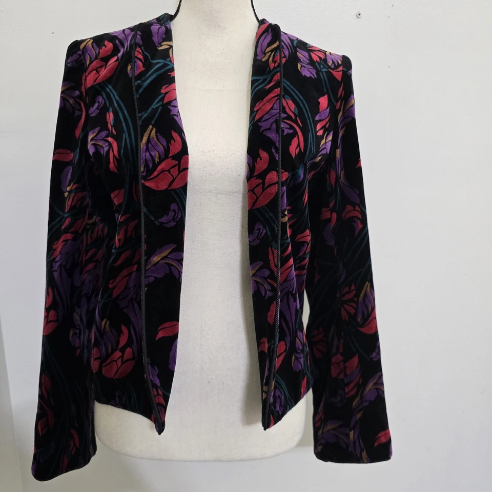 Blazer negro boho vintage años 70 WEATHERVANE talla 8 terciopelo floral frente abierto EE. UU. Foto 1 de 4