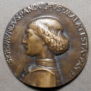Sigismundo Pandolfo Malatesta Rimini Castle 1446. Bronze, 78mm, 1st Architecture - Picture 1 of 2