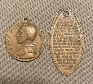 Vintage Papst Pius Xii Pontifex Maximus Charm religiös Anhänger katholisch  - Bild 1 von 2
