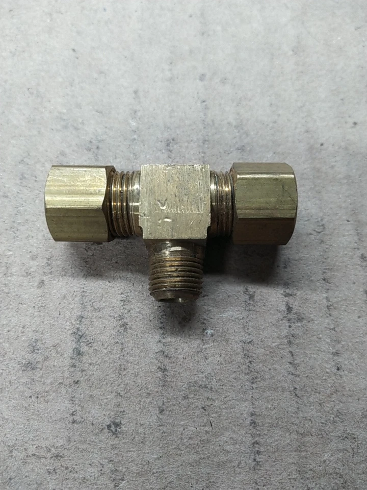372-05-05-02 Brass 5/16" Compression Pipe Branch Tee Fitting x 1/8 Male NPT - Image 1 of 1