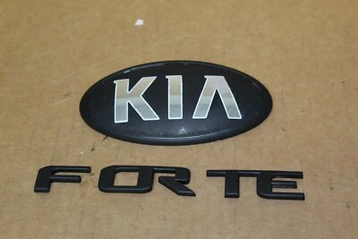 2014 2015 2016 2017 2018 emblema de Kia Forte emblema de maletero OEM Foto 1 de 3