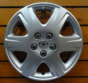 NEW (1) 15" Silver Hubcap fits Toyota Corolla 2005-2008 6 Spoke 61133 - Picture 1 of 4