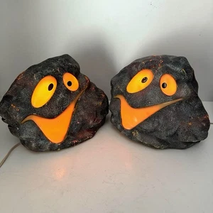 2001 Trendmasters Smiling Rock Face Light Halloween Decor Plug In Lot Of 2 - Picture 1 of 19