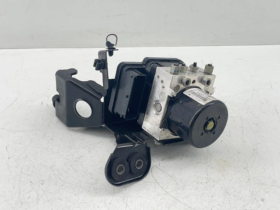 Насос антиблокировочный тормозной в сборе 2016-2019 BUICK CASCADA ABS 39061713 от оригинального производителя - Изображение 1 из 4